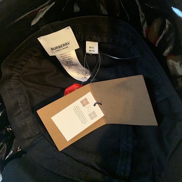 Authentic $690 Burberry Vinyl Printed Rain Hat - Picture 9 of 9